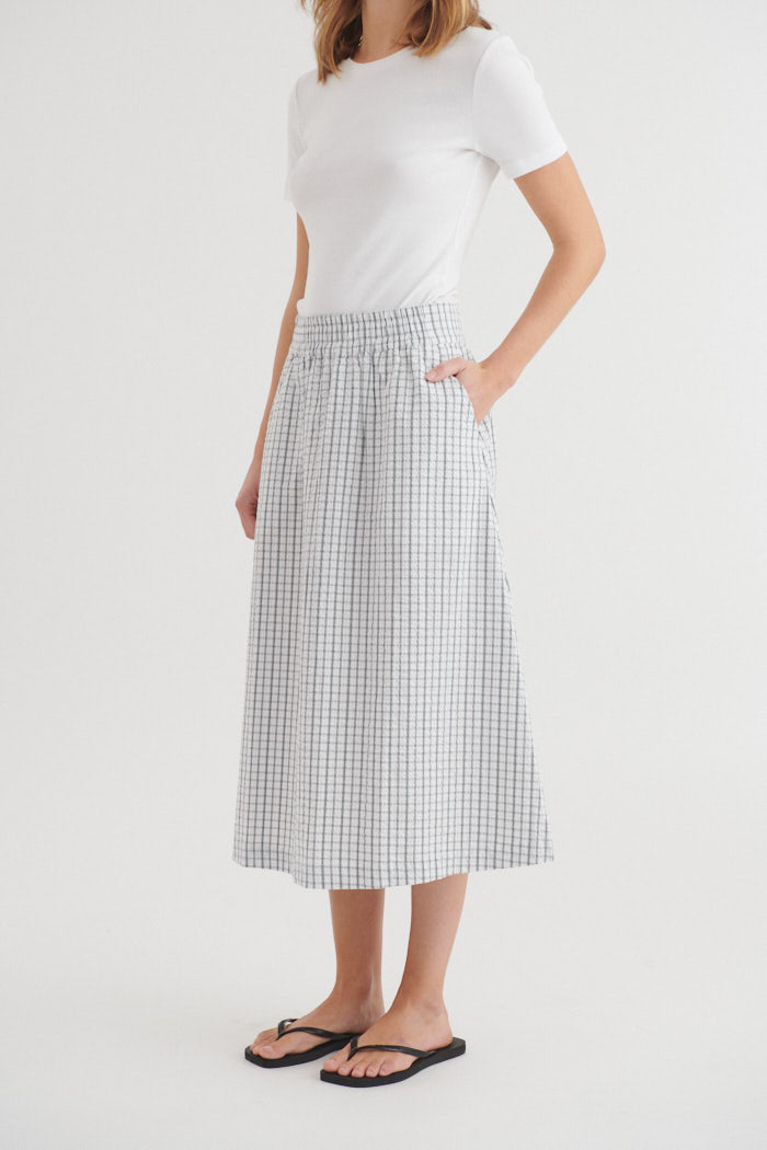 Basic Apparel Asta Short Skirt Nederdele 897 W. white / asphalt