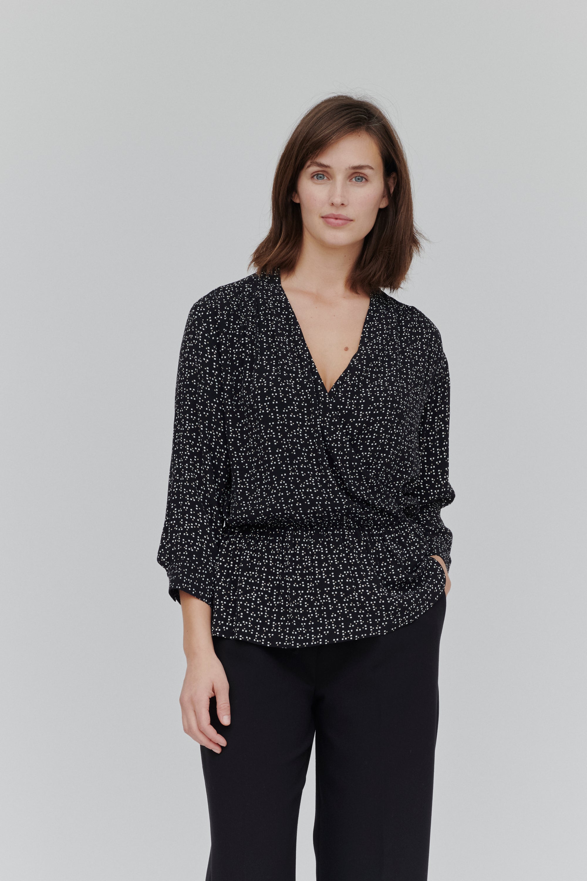 Basic Apparel Laurel Blouse Bluser 486 Pixel Print Black